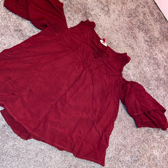 Maroon - Picture 3 of 3